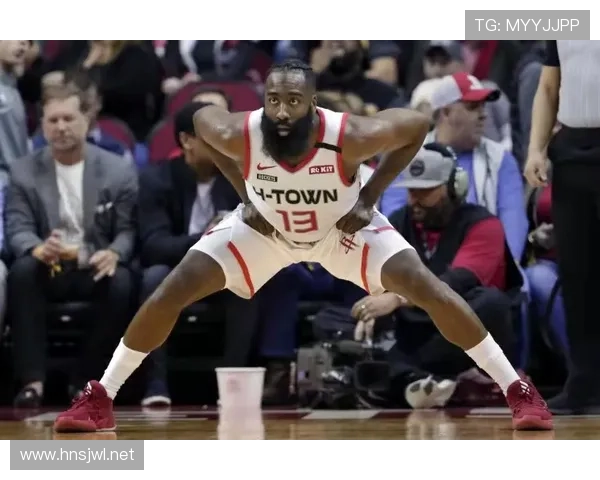 哈登训练完直接去夜店蹦迪？这体力分配也太离谱了