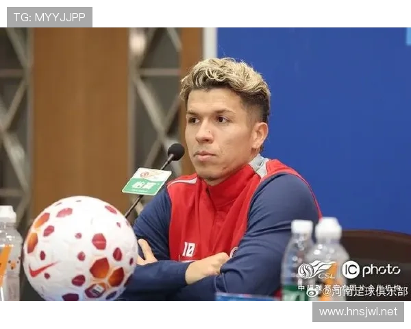 拉莫斯日常吃得比明星还讲究，场上狂野一出，秒变精致咖啡男神？