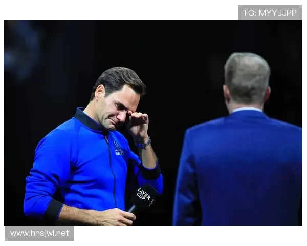 费德勒退役后每天喝三杯咖啡，穿拖鞋遛狗，像极了隔壁刚退休的大学教授