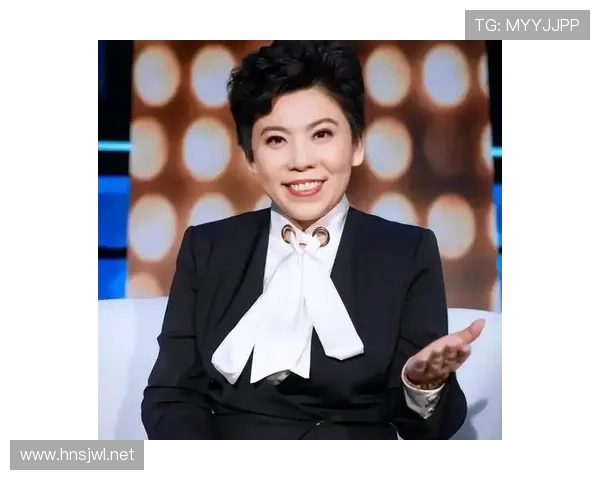 邓亚萍手提塑料袋逛菜市场，车库里却停着一辆让我怀疑人生的超跑